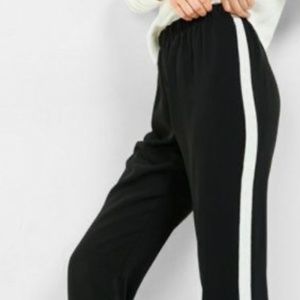 Zara's slip-on straight leg black/white side strip pants size L for women